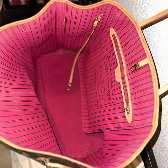 Louis Vuitton Neverfull GM (Grand Modele) Large Tote Bag - Picture 6 of 11